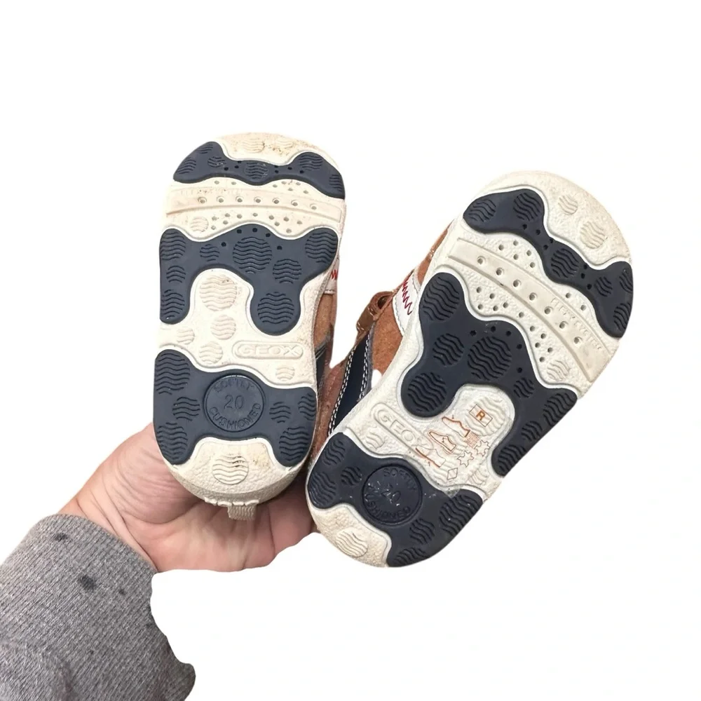 Geox Brown Leather baby boy shoes size 20 or 4.5